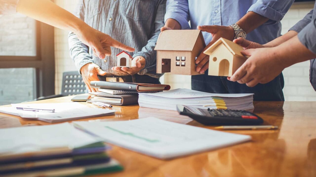 Trading platform for interests in insurance contracts