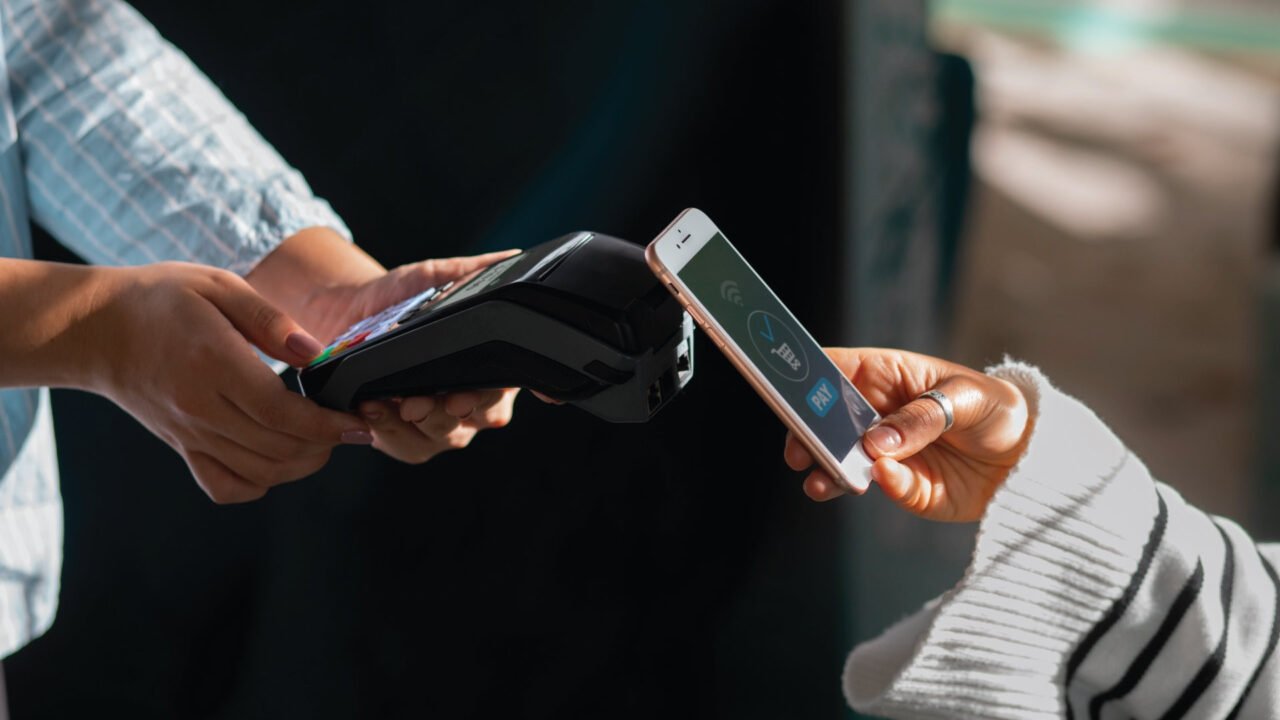 How Mobile Phones Will Revolutionize Payments Beyond 2024