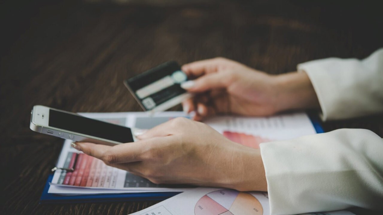 Mbanq Launches New White-Label Mobile Digital Banking Apps