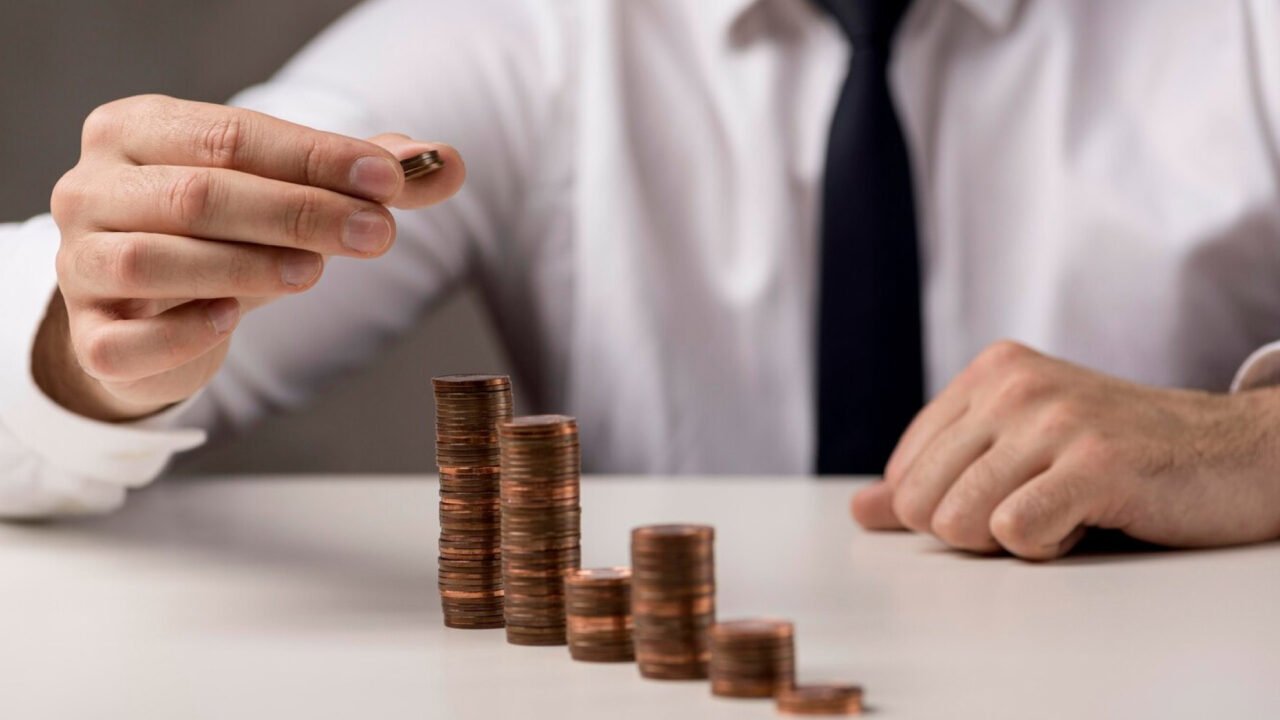 Fintech Funding Hits 7-Year Low; Founders Debate Bootstrapping vs VC