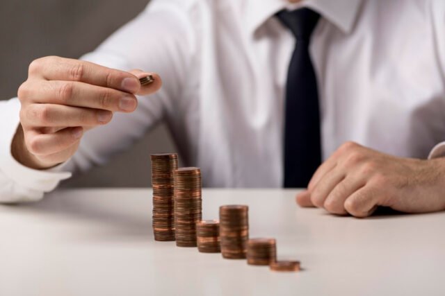 Fintech Funding Hits 7-Year Low; Founders Debate Bootstrapping vs VC
