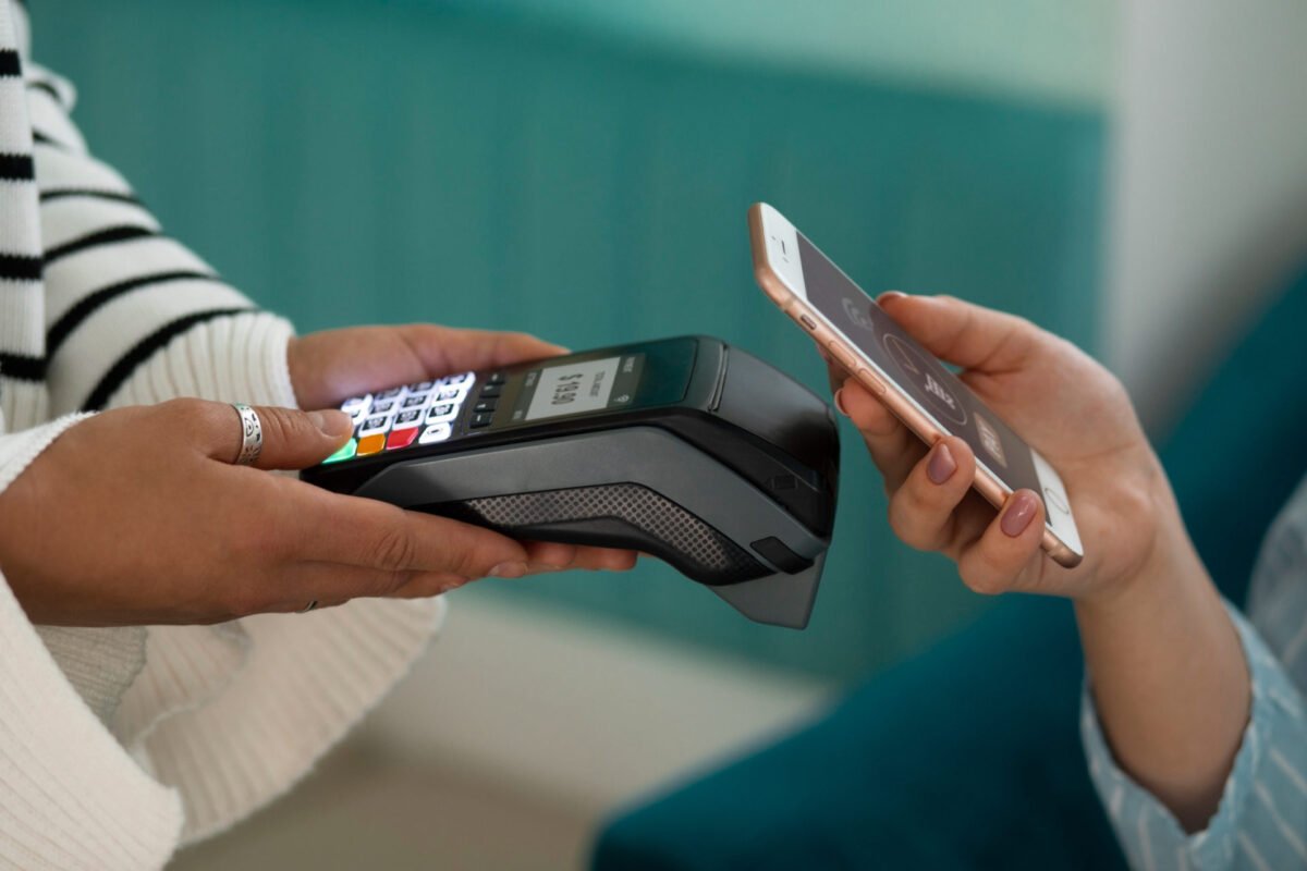 PaySaxas Secures EMI License and Appoints Dmitrii Barbasura as CEO