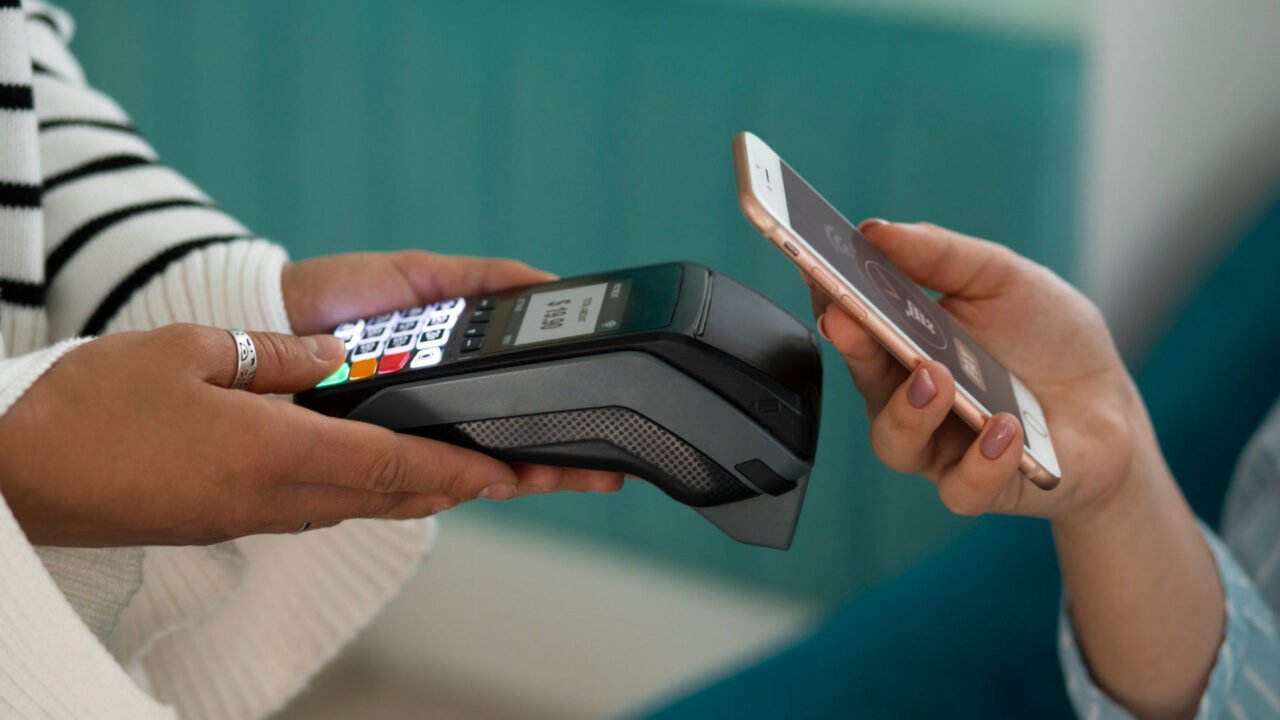 PaySaxas Secures EMI License and Appoints Dmitrii Barbasura as CEO