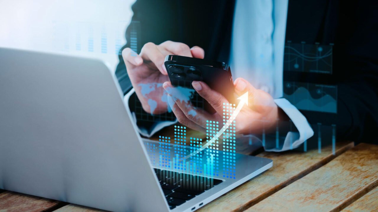 Top Data Pain Points Banks Can’t Afford to Ignore in 2025