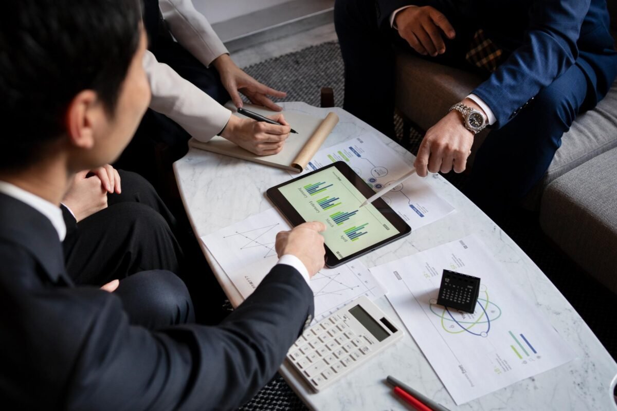 Snowflake Launches Cortex AI Suite for Financial Services