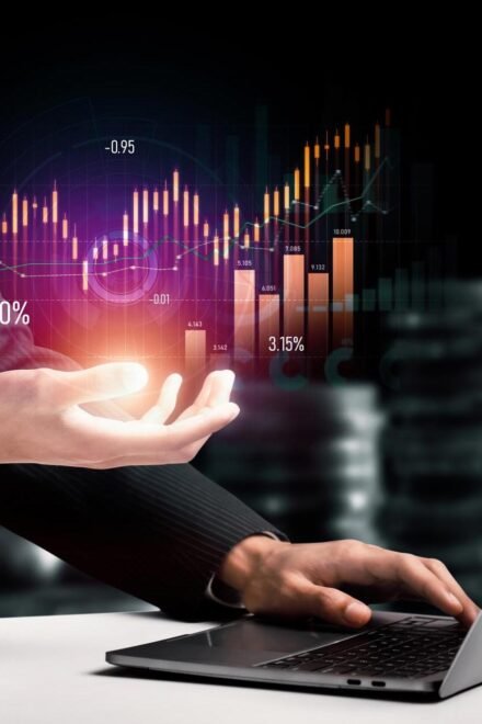 Hunton Andrews Kurth promotes 16 lawyers to partner